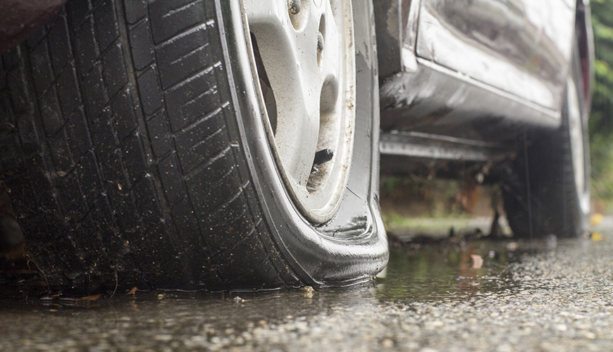 Can You Drive on a Flat Tire? The Ultimate Guide